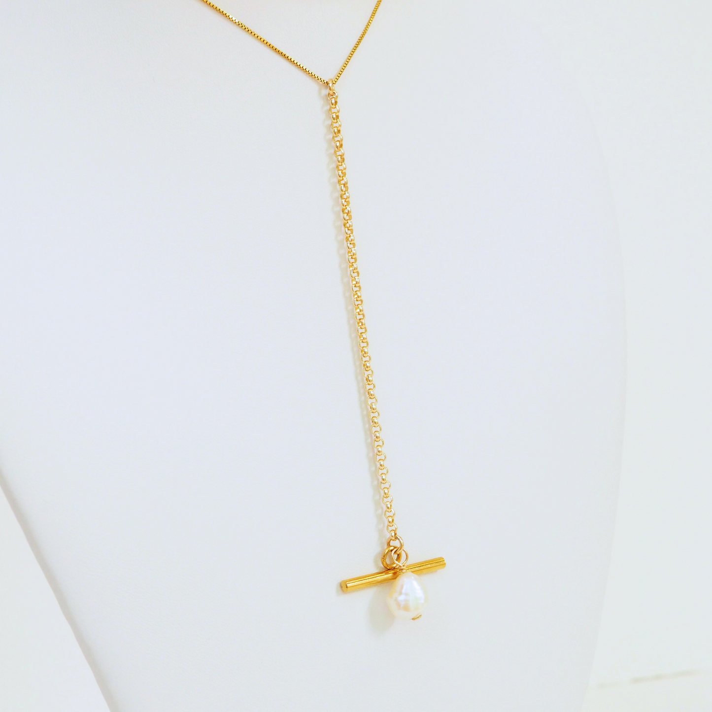 Genovia Lariat